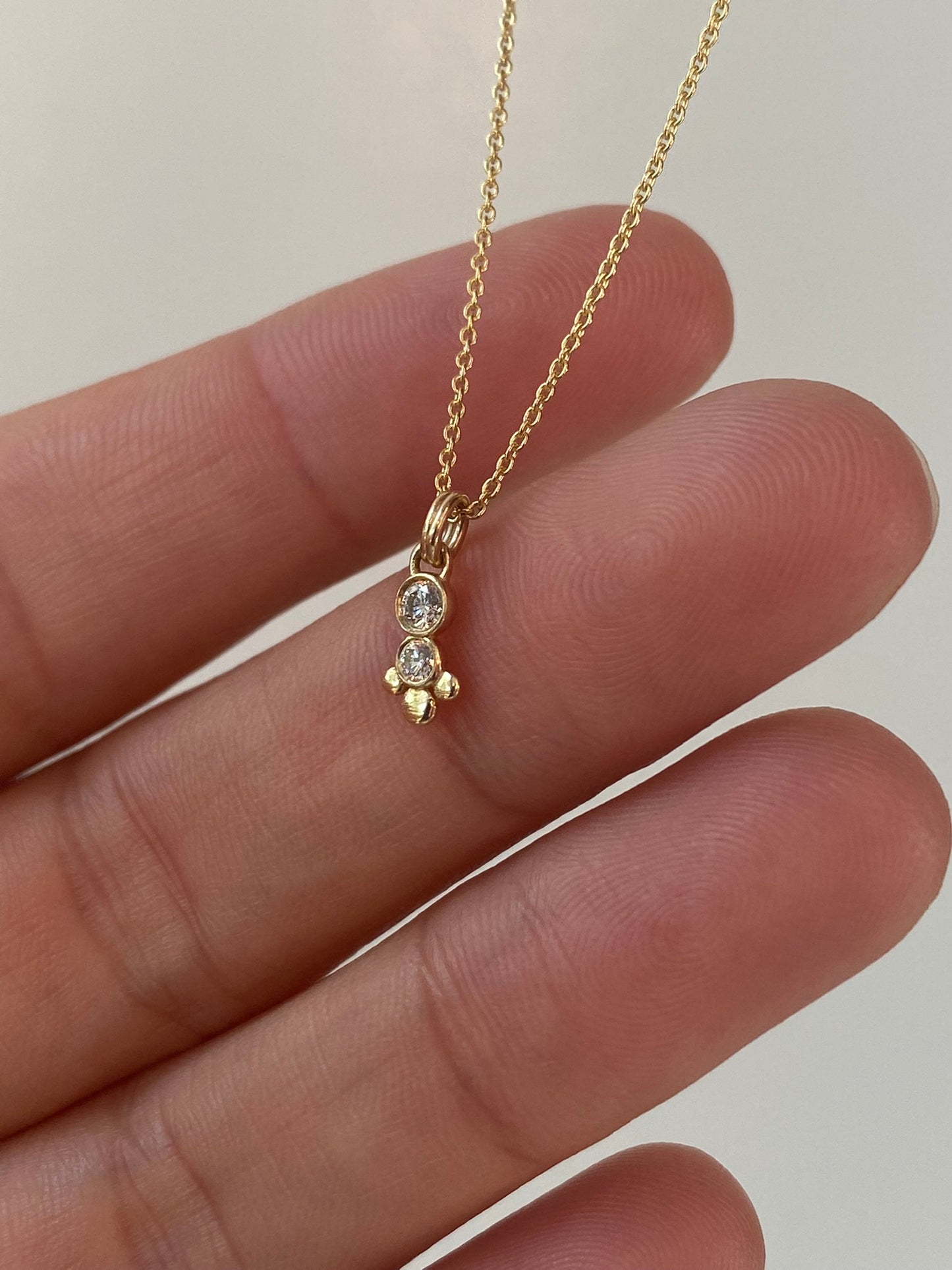 Double dot necklace